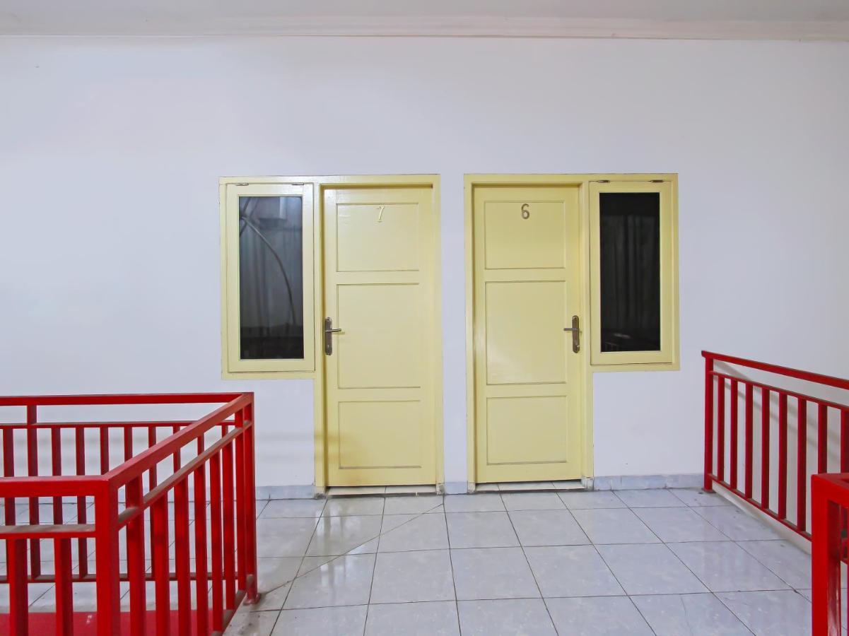 Oyo 3060 Al Fatih Guest House Syariah Tegal  Exterior photo