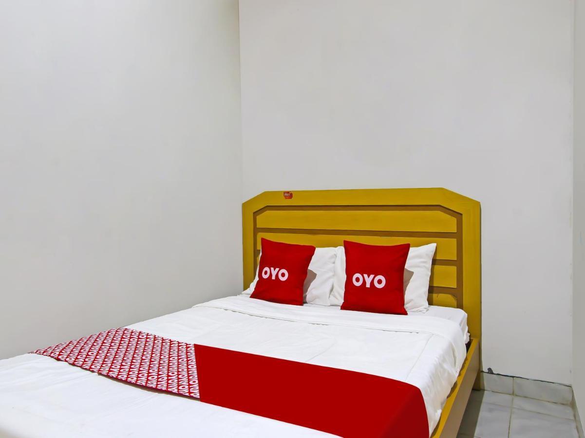 Oyo 3060 Al Fatih Guest House Syariah Tegal  Exterior photo